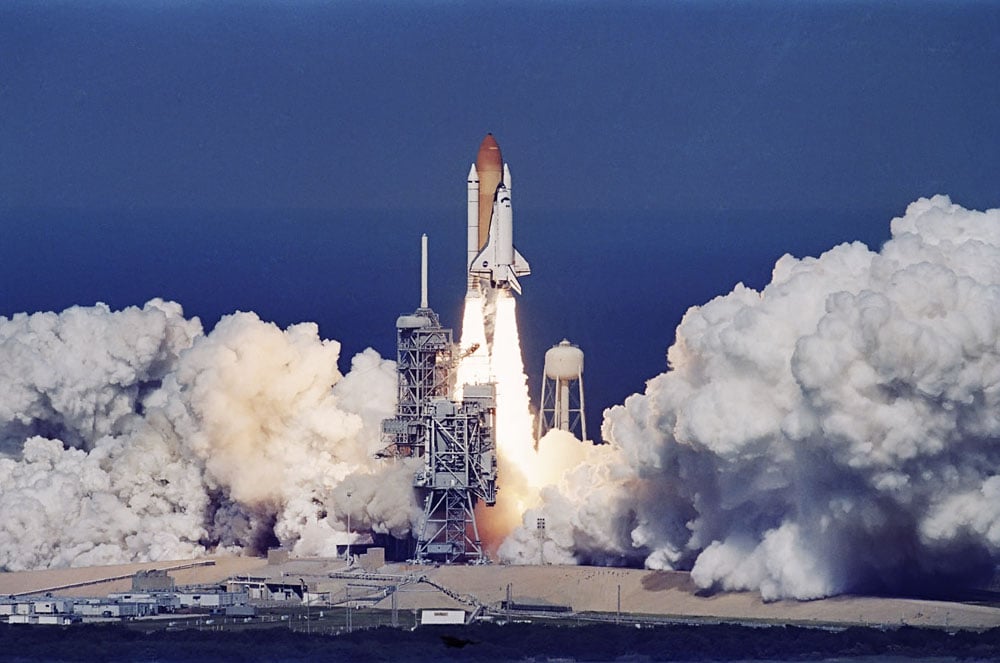 The Space Shuttle Discovery blasts off returning Senator John Glenn, who flew the first American manned mission to orbit the earth Feb. 20, 1962, back to space,at  the Kennedy Space Center, Florida, October 29, 1998. 