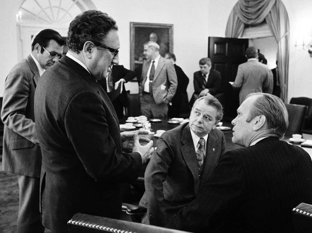 Ford Meets Cabinet on End of Vietnam War