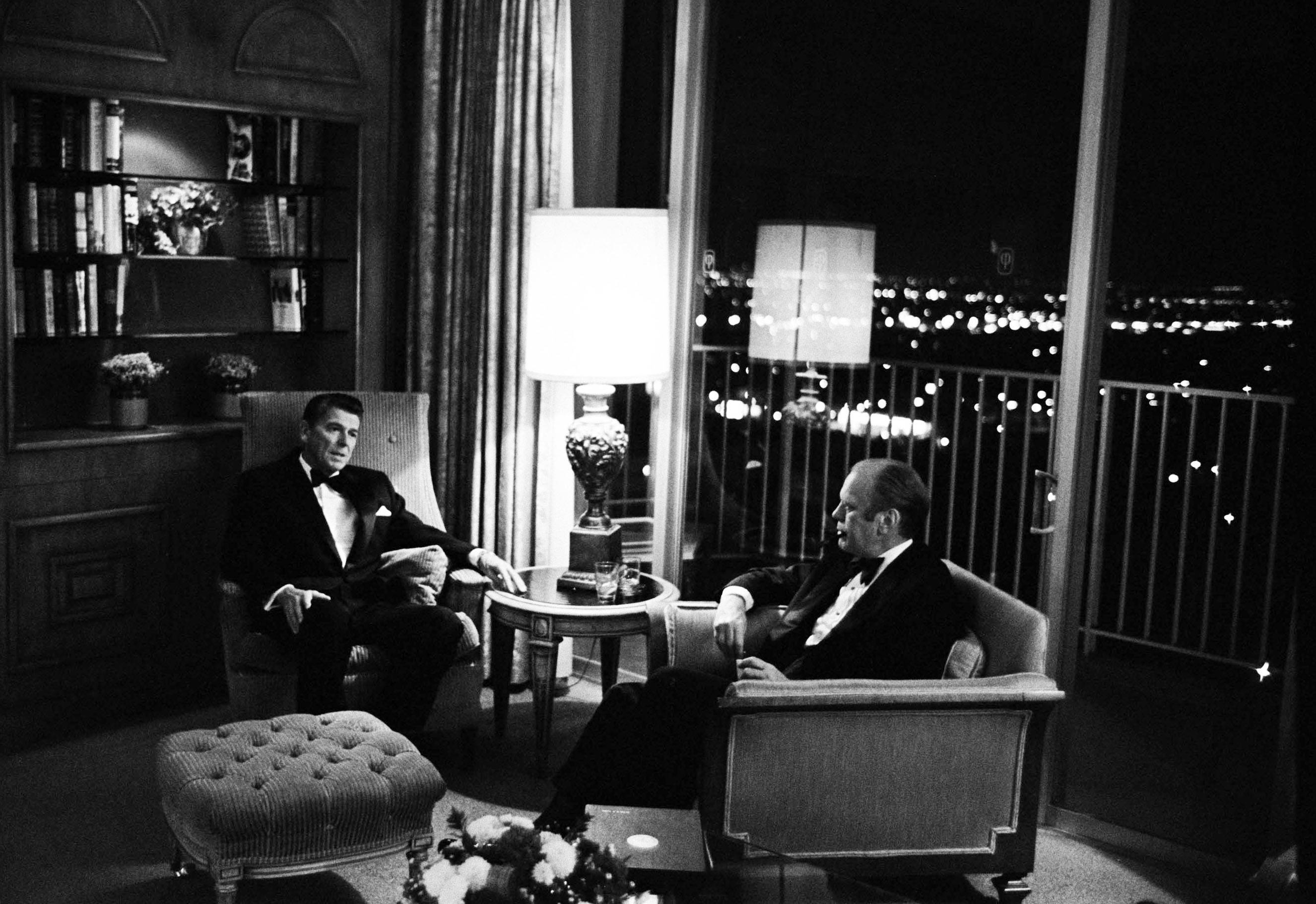 Ford and Reagan meet 648