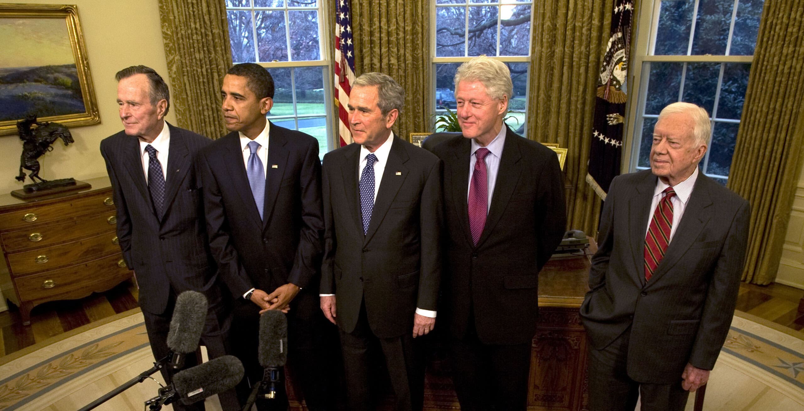 Five Presidents in the Oval Office (L-R) Former President Bush, President-elect Obama, President Bush, former Presidents Clinton and Carter, Jan 7, 2009